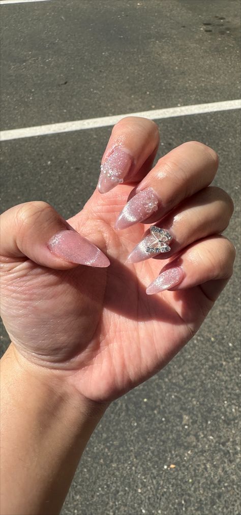 Cat eye nail design with butterfly nail charms, douyin, nails, xiaohongshu, japanese nail art, pink nails, sparkle nails, holo nails, aurora nails, Nails Xiaohongshu, Douyin Nails, Nails Jewelry, Bow Nail, Aurora Nails, Holo Nails, Nails Sparkle, Metal Bow, Japanese Nail