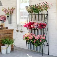 Flower Arranging Party, Flower Trailer, Flower Booth, Flower Coffee Shop, Flower Display Stand, Flower Shop Display, Bouquet Bar, Farmers Market Flowers, Galvanized Metal Bucket