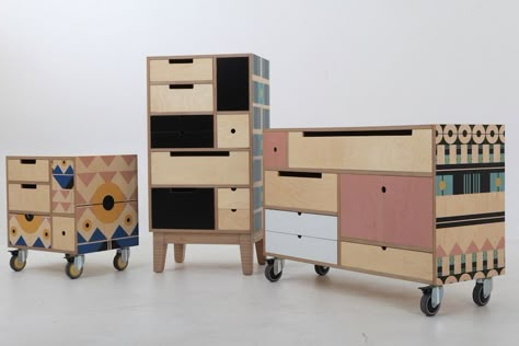 Furniture On Wheels – Always Where You Need It In No Time African Furniture, Patterned Furniture, Прикроватные Тумбочки, Multipurpose Furniture, 2x4 Furniture, Modular Storage, 2x4 Furniture Plans, Plywood Furniture, Modular Furniture