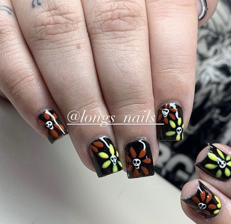 Skull Flower Nails, Skull Sunflower, Skull Nails, Sunflower Nails, Skull Flower, Flower Skull, Flower Nails, Art Ideas, Sunflower