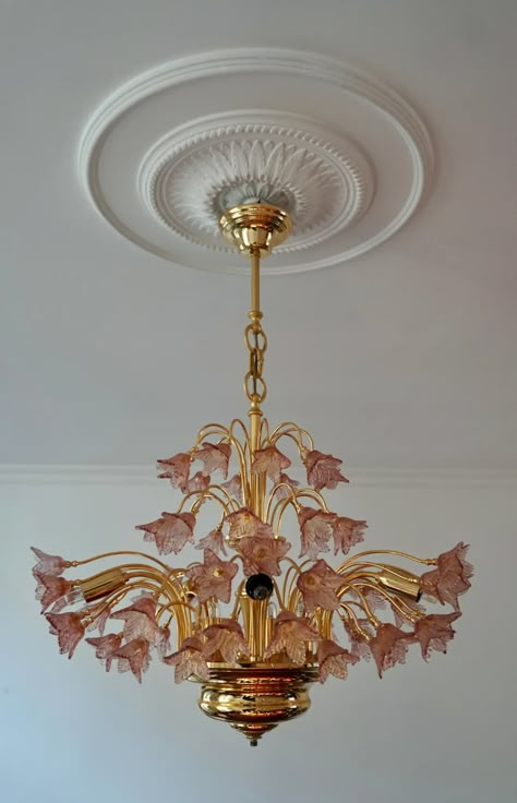 For Sale on 1stDibs - Elegant Italian brass and pink Murano glass chandelier. The light requires 12 single E14 screw fit lightbulbs (40 Watt max.) LED compatible. Measures: Celling Lamp Aesthetic, Chandelier Light Fixture, Light Fixture Aesthetic, Pink Flower Chandelier, Pink Murano Glass Chandelier, Italian Chandelier Vintage, Bedroom Light Chandeliers, Glass Flower Pendant Light, Antique Flower Lamp