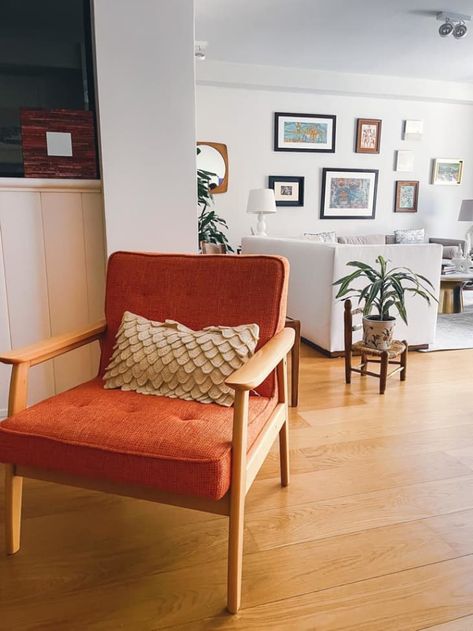 Orange Chair Living Room, Orange Chairs Living Room, Orange Accent Chair, Orange Armchair, Restored Furniture, Mid Century Eclectic, Living Room Entry, Furniture Apartment, Retro Armchair