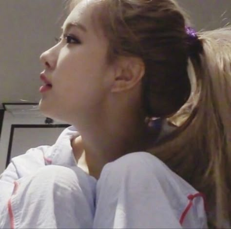 Rosé Lq Icons, Rosé Lq, Paris Lights, Rose Video, Rosie Posie, Rose Icon, Rose Blackpink, Roseanne Park, Side Profile