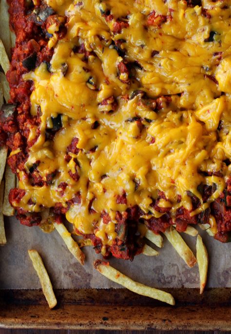 Vegetarian Chili Cheese Fries - Joanne Eats Well With Others Chili Cheese Fries Recipe, Spicy Vegetarian Chili, Chilli Cheese Fries, Cheese Fries Recipe, Chili Cheese Fries, Recipe Vegetarian, Fries Recipe, Chili Cheese, Vegetarian Chili