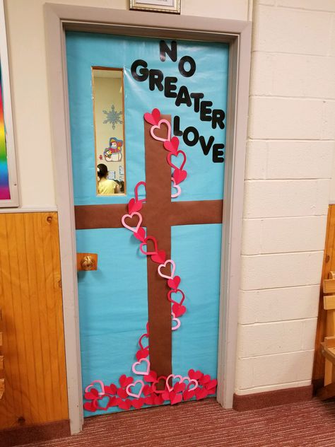 Valentine Sunday School Crafts, Valentine Decorations For Church, February Church Bulletin Board Ideas, Sunday School Door Ideas, Awana Bulletin Board Ideas, Valentine Bulletin Boards For School, Valentine Bulletin Board Ideas Preschool, Valentines Door Ideas, February Bulletin Board Ideas For School