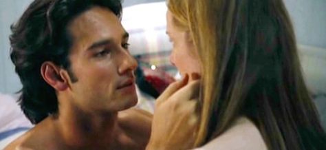 Rodrigo Santoro- Every female on the planet made a collective sigh when he took off his shirt in 'Love Actually' Rodrigo Santoro, Laura Linney, Cool Captions, Love Actually, Still In Love, Film History, He Loves Me, Family Drama, Man Candy