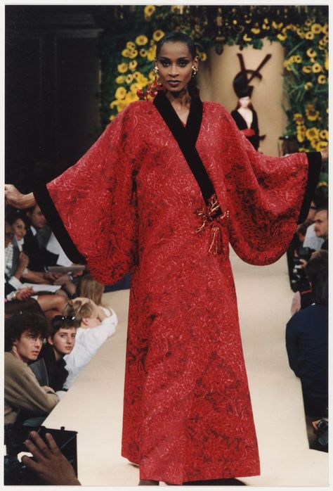 ♥Diana on runway Kimono Runway, Red Kaftan, Susie Lau, Yves Saint Laurent Paris, Yves Saint Laurent Couture, American Eagle Outfits, Mode Kimono, Collection Couture, Fashion Design Collection