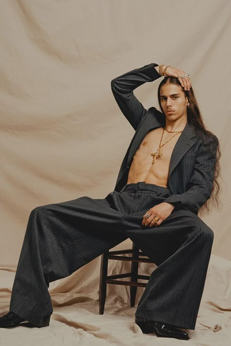 Queer Photography, Black Pics, Shooting Studio, Gender Fluid Fashion, Genderless Fashion, Photographie Portrait Inspiration, Mens Editorial, Queer Fashion, Fashion Moments