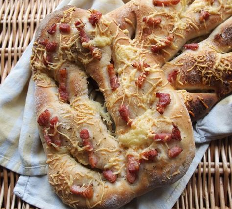 Bacon, Cheese & Garlic Fougasse Fougasse Bread Recipe, Fougasse Recipe, Fougasse Bread, Mini Bread Loaves, Advent Calendar Christmas, Bread Cheese, Calendar Christmas, British Baking, Seasonal Food