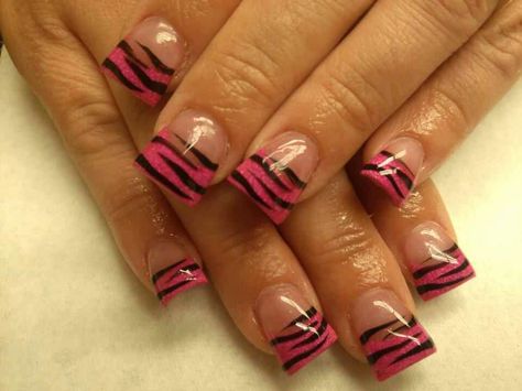 Pink & Black Zebra Striped Nails, love it! Zebra Stripe Nails, Tiger Stripe Nails, 2000s Nails, Nail Work, Nails Love, Zebra Nails, Pink Tiger, Young Nails, Nails Fake