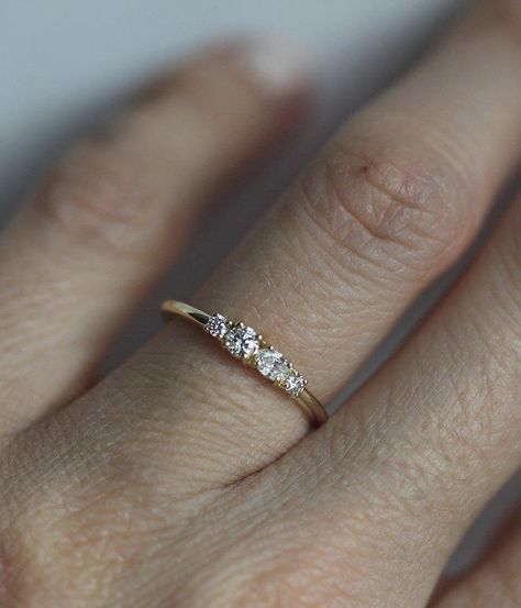 DIAMOND Oval Diamond Wedding Rings, Mens Rings Wedding Diamond, Diamond Cluster Engagement Ring, Cluster Engagement Ring, Wedding Rings Unique, Engagement Rings Oval, Fashion Ring, Gold Wedding Rings, Diamond Cluster Ring