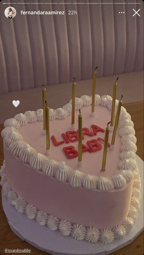 19 Bday Cake Aesthetic, Libra Baby Cake, Birthday Outfit Photoshoot Ideas, Birthday Party Ideas Pink, Outfit Photoshoot Ideas, Food Birthday Party, Photoshoot Ideas Birthday, Pink Birthday Outfit, Birthday Party Aesthetic