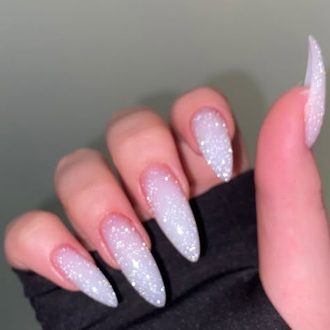 White Sparkle Nails, Winter Nail Art Designs, Milky Nails, Hippie Nails, Romantic Nails, Punk Nails, Nails Now, Glow Nails, Shiny Nails