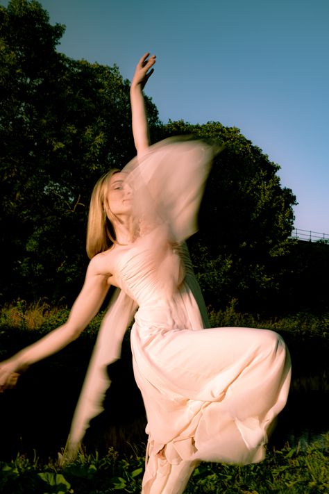 Dance Still Life Photography, Flow Dress Photography, Movement Poses Photography, Movement Photoshoot Ideas, Abstract Dance Photography, Dancer Photography Outdoor, Dance Film Photography, Dress Movement Reference, Dancer Photography Contemporary