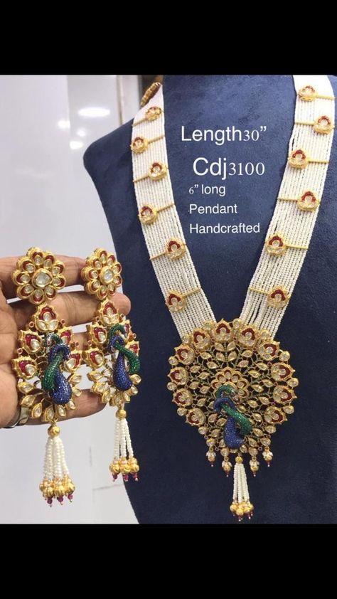 Kundan  jewellery Available at AnkhJewels for booking WhatsApp on +919619291911....... Moti Sets Necklaces, Moti Sets Jewellery, Contemporary Silver Jewelry, Kundan Jewellery Bridal, Peacock Jewelry, Kundan Jewellery Set, Antique Jewellery Designs, Pearl Necklace Designs, Antique Jewelry Indian