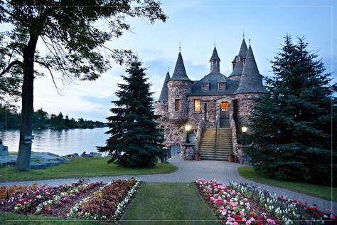 Castles In America, American Castles, Boldt Castle, Saint Lawrence River, Alexandria Bay, Seattle Wedding Venues, Saint Lawrence, Castle Wedding Venue, Thousand Islands