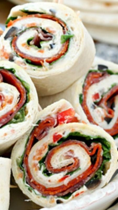 Italian Sub Sandwich, Fingerfood Recipes, Tortilla Pinwheels, Mississippi Pot, Sub Sandwich, Cream Cheese Spread, Tortilla Rolls, Italian Sub, Italian Meats