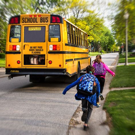 If your family is alway late or rushing in the morning, try these tricks for a smoother routine. Late For School, Father Photo, Doremon Cartoon, Family Boards, Composition Photography, Mom Stuff, Kids Running, School Time, School Bus