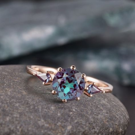 Alexandrite Engagement Ring Rose Gold, Alexandrite And Peridot Ring, June Birthstone Ring Alexandrite, October Birthstone Engagement Ring, June Birthstone Engagement Ring, Alexandrite Engagement Ring Vintage, Alexandrite Ring Engagement, Rainbow Topaz Ring, Ring 3 Stone