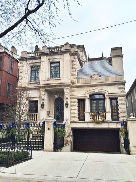 Scandinavian Exterior, Brownstone Homes, Lincoln Park Chicago, Townhouse Exterior, Apartment Exterior, Chicago House, Ranch Exterior, Exterior Stairs, Craftsman Exterior