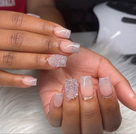 Sliver Nails Short, Sliver Nails Ideas Short, Silver Prom Nails Short, Sliver Nails Black Women, Short Silver Nails, Sliver Nails, Prom Nails Silver, Silver Nail Designs, White And Silver Nails