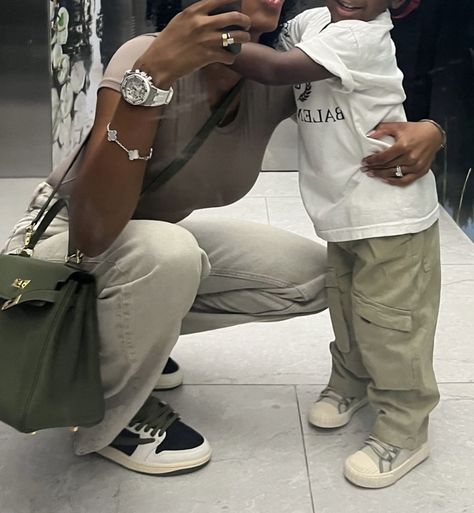 Black Motherhood, Mommy And Baby Pictures, Future Mommy, Mode Zara, Mommy Goals, Mommy And Son, Baby Fits, Future Mom, Black Families