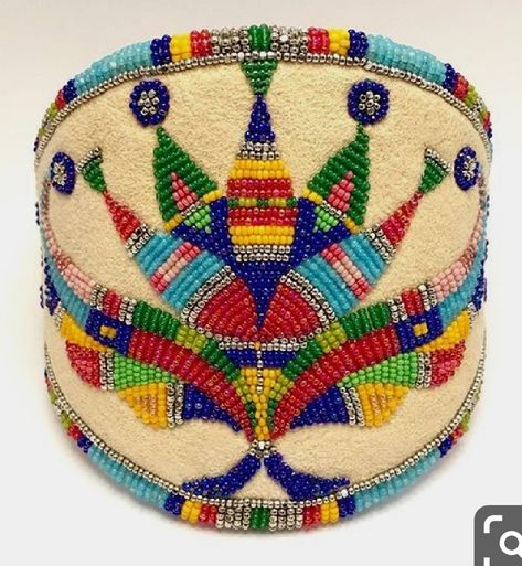 Beadwork Tattoo, Ojibway Floral, Lakota Beadwork, Muscogee Creek, Stick Game, Indian In The Cupboard, American Indian Crafts, Indigenous Beadwork, Floral Beadwork