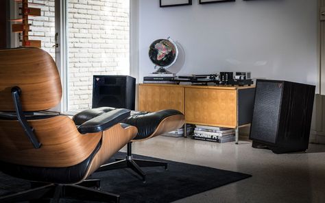 Klipsch Heresy IV sort par Audiophile Room, Listening Room, Audio Room, Vinyl Storage, Installing Cabinets, Room Setup, Record Player, Music Room, Eames Lounge Chair