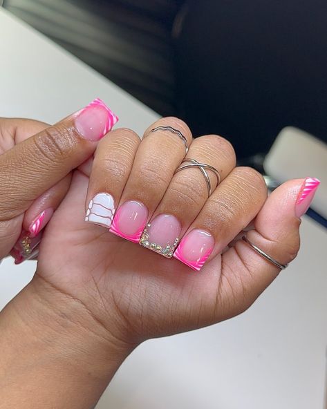 Short Pink Nails, Overlay Nails, Acrylic Toe Nails, Flower Mirror, London Nails, Colored Acrylic Nails, Girly Acrylic Nails, Short Square Acrylic Nails, Acrylic Nails Coffin Pink