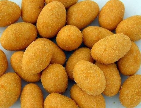 Xoyanita - Greek Huanita - Coated Peanuts Coated Peanuts Recipe, Ghanaian Dishes, Coated Peanut, Peanut Snacks, Coated Peanuts, Peanut Snack, Raw Peanuts, Peanut Recipes, Snack Gift