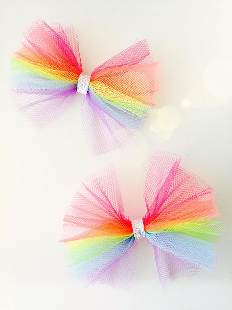 Tulle Hair Bow, Tulle Hair Bows, Tulle Crafts, Tulle Bow, Rainbow Bow, Hair Clips Diy, Bow Headbands, Diy Rainbow