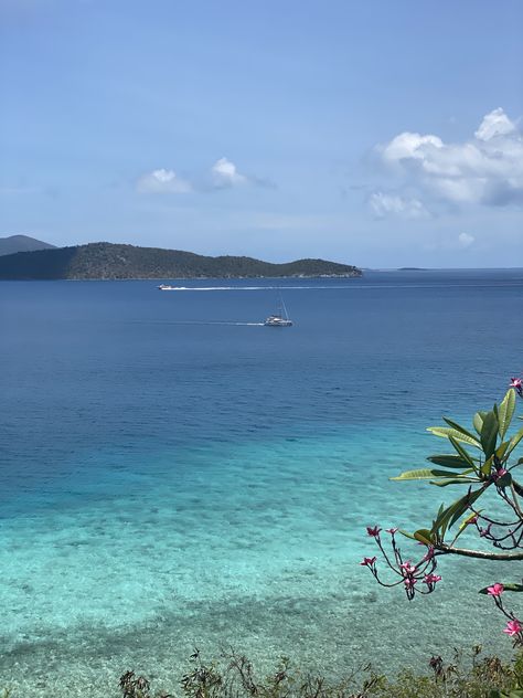 Viewpoint at beautiful St. Johns, U.S. Virgin Islands Us Virgin Islands Aesthetic, Virgin Islands Aesthetic, Summer Homescreen, Season Pictures, St John Virgin Islands, Virgin Islands Vacation, Winter Cruise, St Thomas Virgin Islands, Virgin Island