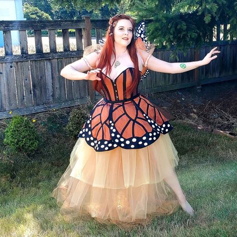 What type of skirt is this and how would I go about doing it? Also what's the fabric? : sewing Monarch Butterfly Fairy, Butterfly Fairy Costume, Monarch Butterfly Costume, Elf Cosplay, Costume Sewing, Fairy Cosplay, Butterfly Costume, Fair Outfits, Fairy Festival