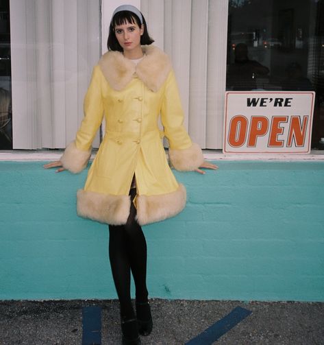 1960s Diner Daydream from last winter☕️Film photos by the best @dashgl4d , Dream coat from @chelsea_vonmach !! 💛 60s Winter Outfits, 1960s Winter Fashion, 60s Mod Aesthetic, 1960s Diner, 60s Winter Fashion, 1960s Winter, Outfits 60s, Mod Aesthetic, 60s Coat