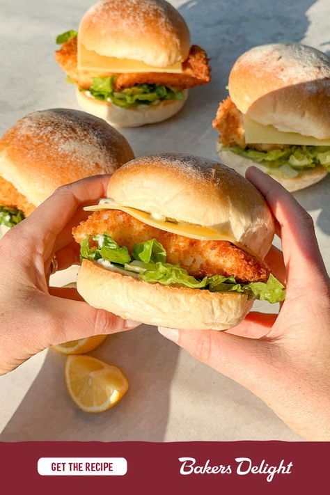 Catch of the day! Dive into this delicious Filet-O Fish Burger recipe, using freshly baked Hi-Fibre Lo-GI Rolls. Fish Burger Recipe, Delicious Burger Recipes, Delicious Dinner Ideas, Top Dinner Recipes, Bakers Delight, Tasty Burger, Meal Rotation, Easy Delicious Dinners, Fish Burger