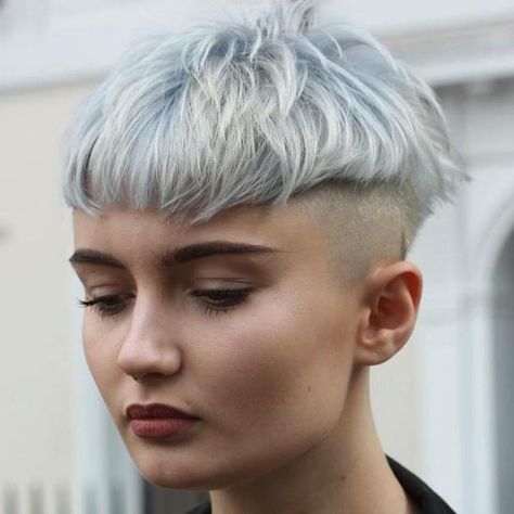 Queer Hair, Hair Color 2017, Dark Brows, White Hair Color, Beauty Hairstyles, Short Grey Hair, Short Hair Styles For Round Faces, Bowl Cut, Short Pixie Haircuts