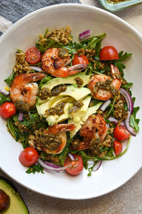 Shrimp and Quinoa Buddha Bowl Shrimp Avocado Quinoa Bowl, Quinoa Bowl Recipes Healthy, Shrimp Buddha Bowl, Shrimp Arugula, Quinoa Buddha Bowl, Shrimp Quinoa Bowl, Brown Rice And Quinoa, Shrimp Quinoa, Buddha Bowl Recipe