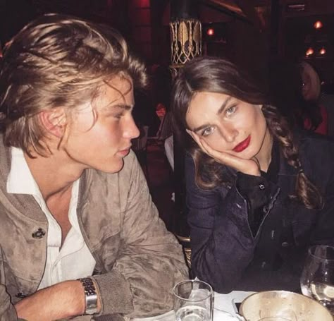 90s Celebs, Jordan Barrett, Des Couples, Bone Structure, Young Leonardo Dicaprio, Jordans Girls, Attractive People, Leonardo Dicaprio, Couple Aesthetic