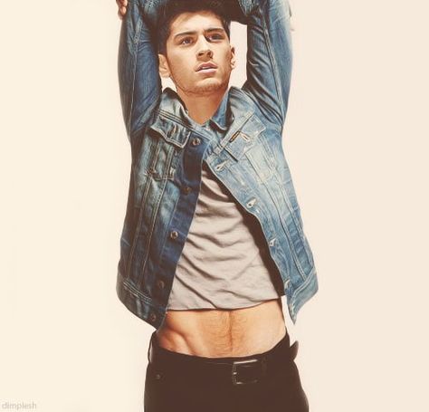 zayn malik | Tumblr V-line Men, Zayn Malik Tumblr, Falling Skies, V Line, Sistema Solar, Zayn Malik, Good Looking Men, One Direction, Boy Bands