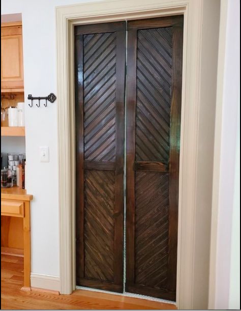 Swivel Door Ideas, Saloon Doors Laundry Room, Saloon Doors For Pantry, Diy Swinging Doors, Salon Doors Swinging, Diy Double Doors Interior, Diy Saloon Doors, Saloon Doors Bathroom, Double Swinging Doors