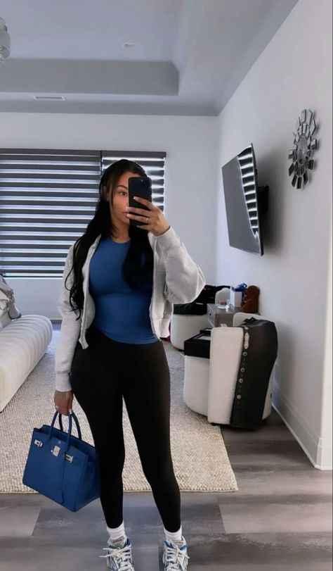 ˚୨୧⋆ @bella2angel Causal Outfit Black Women, Black Fits Black Women, Cute Outfits Summer Black Women, Outfit Basics, Recreate Outfits, Uni Fits, Running Errands Outfit, Office Fits, Outfit Sport