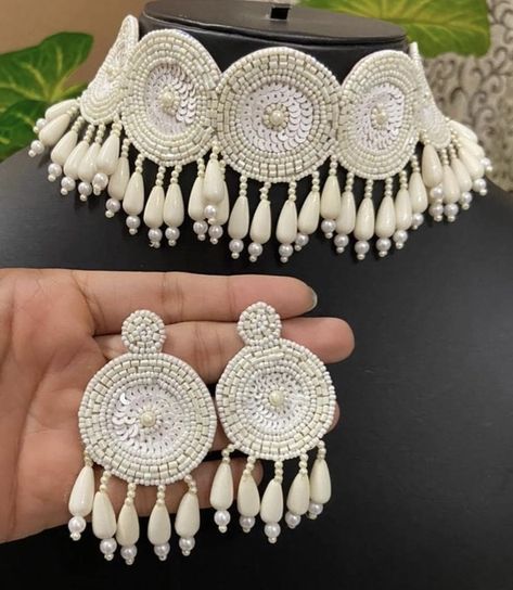 Handmade Jewelry Indian, White Moti Necklace Design, Diy Indian Jewelry, Moti Jewellery, Hand Embroidered Jewelry, Diy Earrings Easy, Diy Jewellery Designs, Diy Fabric Jewellery, Diy Bead Embroidery