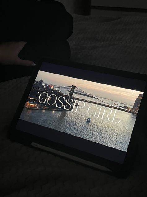 Movie Night Aesthetic, Girls Night Movies, Netflix Chill, Gossip Girl Aesthetic, Movie Time, Girl Movies, Aesthetic Tumblr, Mood Instagram, Netflix And Chill