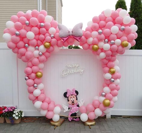 Minnie Mouse Cutouts, Minnie Mouse Birthday Balloon Arch, Mini Mouse Decoracion, Mini Mouse Party Decor, 1st Birthday Girl Minnie Mouse, Minnie Balloon Arch, Mini Mouse Birthday Decoration, Minnie Mouse Backdrop Ideas, Minnie Mouse Birthday Backdrop