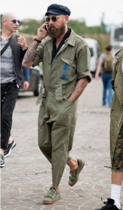 Pitti Uomo Street Style, Der Gentleman, Hipster Mens Fashion, Mens Fashion Urban, Latest Mens Fashion, Men Street, Urban Wear, Fashion Streetwear, Fashion Mens