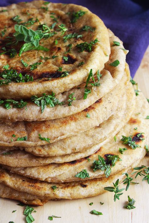 Its simplicity, soft, perfectly chewy texture and supreme flavor will make this Greek whole wheat pita bread your most treasured staple. #pitabread #greekpitabread #wholewheatpita #mediterraneanfood #mediterraneandiet Pita Bread Recipes, Savoury Buns, Greek Pita Bread, Whole Wheat Pita Bread, Salad Appetizer Cups, Greek Pita, Mediterranean Breakfast, Homemade Pita Bread, Greek Foods