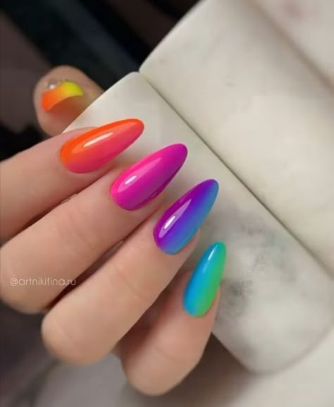 Rainbow Gradient Nails, Neon Rainbow Nails, Bright Nail Art, Rainbow Nails Design, Unghie Sfumate, Summer Gel Nails, Pink Ombre Nails, Unicorn Nails, Simple Gel Nails