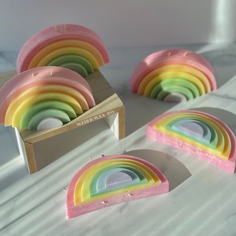 Rainbow Candle Aesthetic, Candles Preppy, Aesthetics Candles, Cute Candles Aesthetic, Diy Candles Design, Rainbow Candles, Kawaii Candle, Weird Candles, Wax Candles Diy