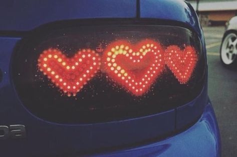 ً en Twitter: "heart shaped tail lights https://t.co/aya3k5TBWE" / Twitter Dancing Lights, Girly Car, Car Goals, Cute Car Accessories, Street Racing Cars, Car Mods, Mazda Miata, Pink Car, Street Racing