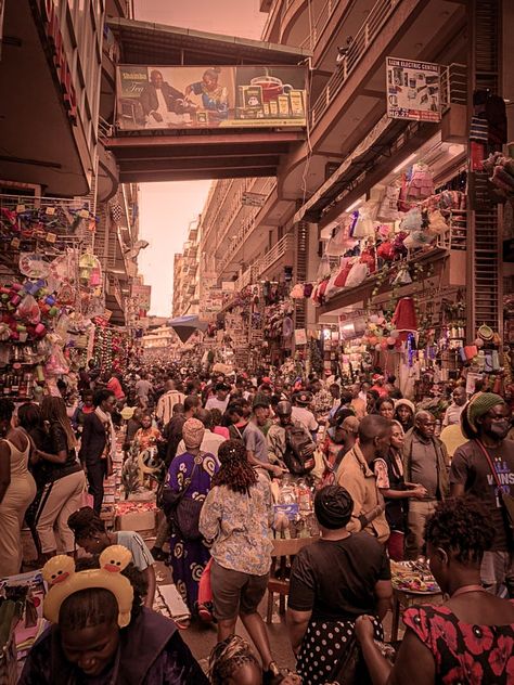 A part of the Kampala city of Uganda 🇺🇬 that is named after it's alley like build hence earning its name Kikuubo which is similar to and alley or a corridor of sorts. Uganda Kampala, African Landscape, Night City, City Life, Uganda, Art Direction, New Art, Cityscape, Collage